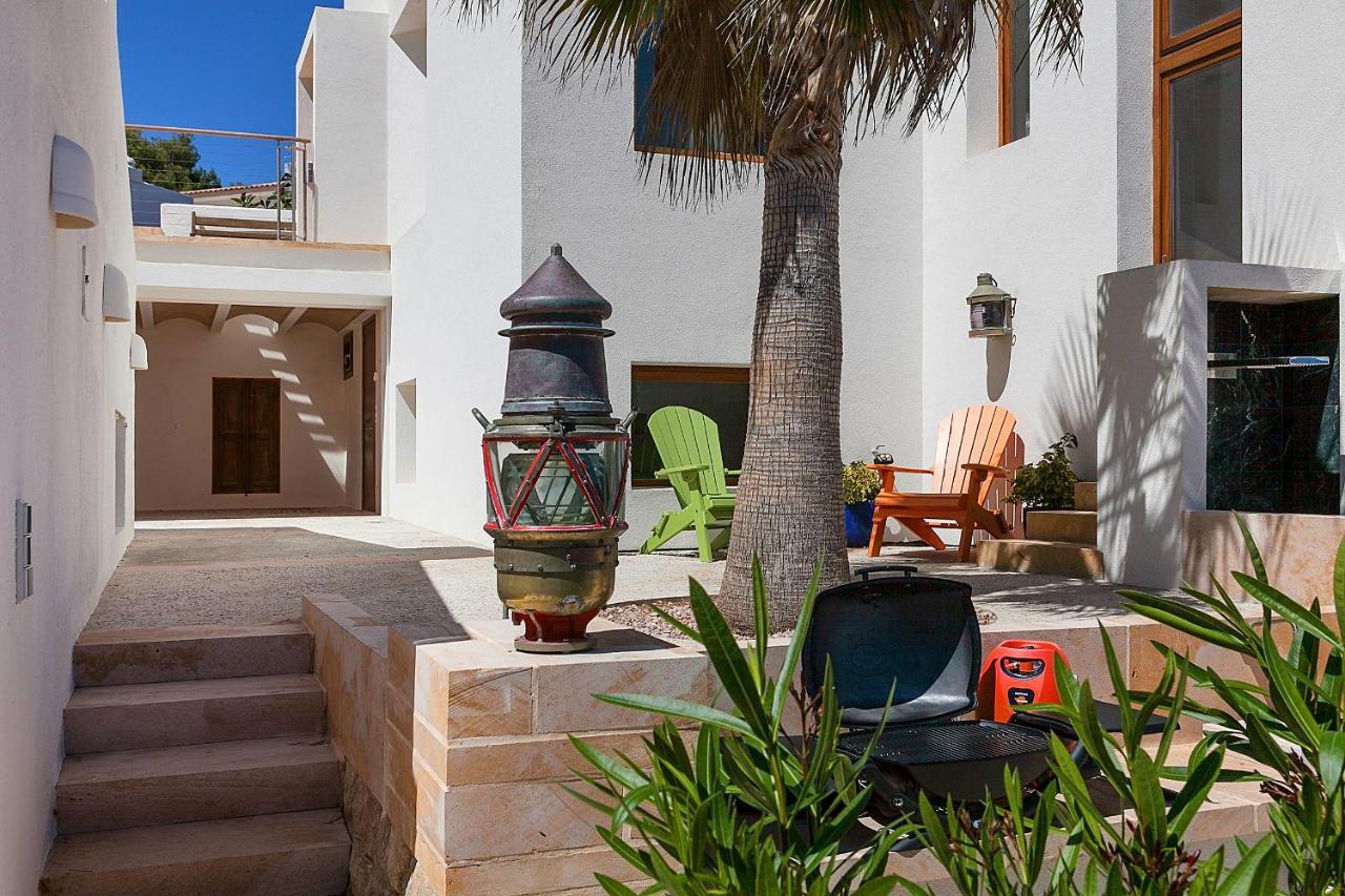 Front Line Sea In Mallorca Up To 6 Guests Font de sa Cala