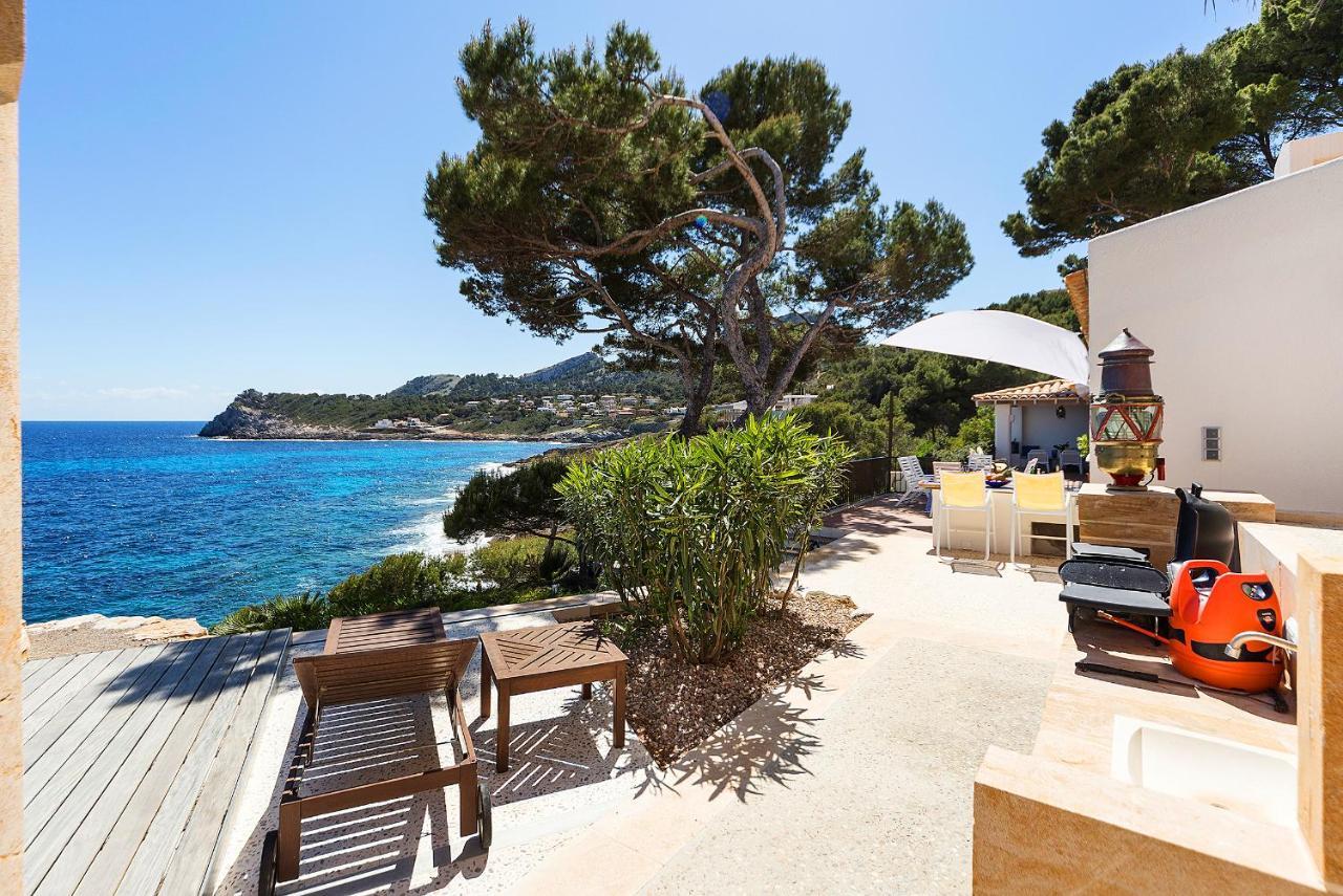 Villa Front Line Sea In Mallorca Up To 6 Guests